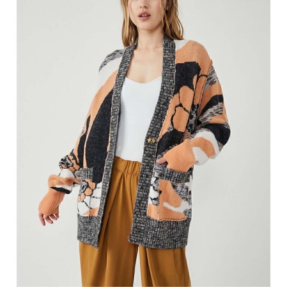 NWT- Free People August Cardi in Peach Petals Combo Big Button Cardigan, Size XS